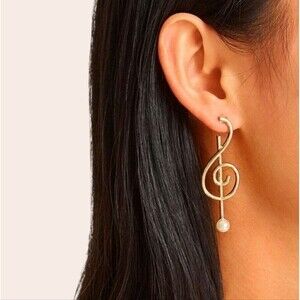 🎼 Music Key Gold Tone Dangle Earring with Pearl Detail NWT Chic